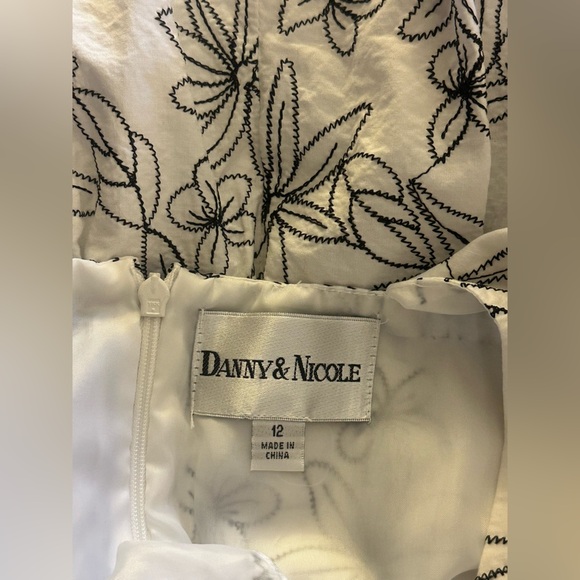 Danny & Nicole Black and White Fit and Flare Midi Dress - Picture 9 of 11